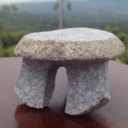 Borucan Indian Stone Metate, Grinding Sculpture, Authentic, Historical, Limited - thumbnail 3