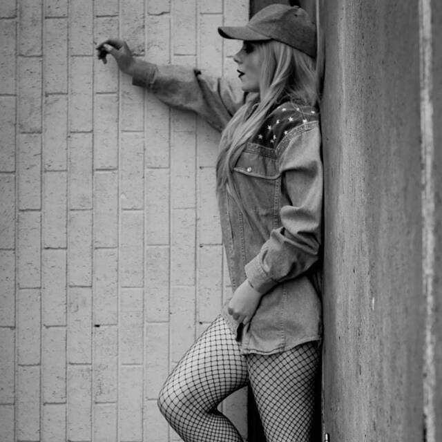 Rocker Chic Model Canvas