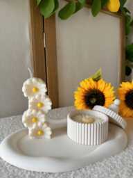 Rising Daisy Candle - thumbnail 1