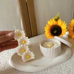 Rising Daisy Candle - thumbnail 2
