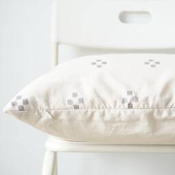 Off White Gray Dot Block Print Pillow Case - thumbnail 3