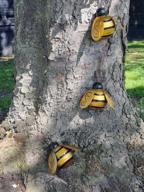 Set Of 3 Bee Metal Garden Decor Decorative Outdoor Wall Art Plaque Gift - image 1