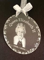 Personalised Christmas Tree Queen Elizabeth Ii Bauble in Loving Memory Xmas Gift - thumbnail 1