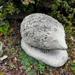 Hedgehog Small Animal Sculpture Figure Art Sandstone Antique Look S 43 - thumbnail 2