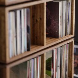 3 Tier Vinyl Storage Cabinet With Isolation Amp Shelf - Record Turntable Stand Dark Oak Teak Walnut - thumbnail 3