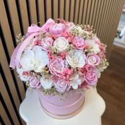 Handmade Scented Soy Wax Candle Bouquet Flowers Gift - thumbnail 1