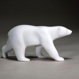 Polar Bear Sculpture By John Perry 9 Inches Long Pellucida. Signed - thumbnail 2
