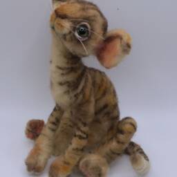 Meet Fur - Baby Fred, One Of The Siblings, Is A Softly Sculpted Natural Wool Italian Shorthaired Kitty - thumbnail 3