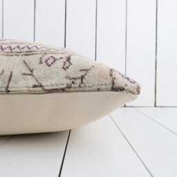 Vintage Kilim Lumbar Pillow Cover Bohemian Tribal Rug Cushion - 16x24 - thumbnail 4