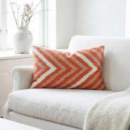Handwoven Silk Ikat Pillow Cover Evandro Design, 16x26