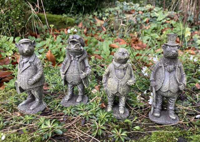 Resin Set Of 4 Mini Wind in The Willows Figure Ornaments - image 1