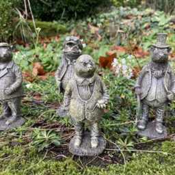 Resin Set Of 4 Mini Wind in The Willows Figure Ornaments - thumbnail 3