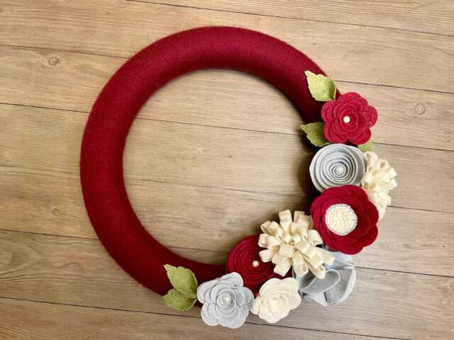 Christmas Yarn Wreath, Ruby Burgundy Felt Flower All Year Wreath - image 1