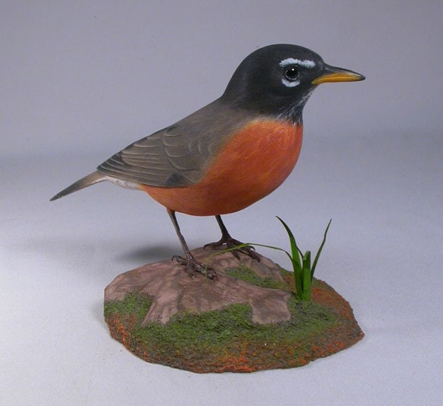 Life Size 9 Inch American Robin Wooden Carved Bird - image 1