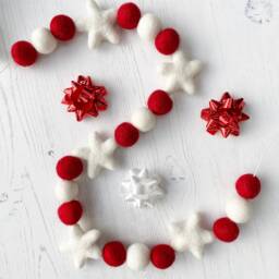 Christmas Felt Ball Garland - Red & White Star Pom Poms - thumbnail 1