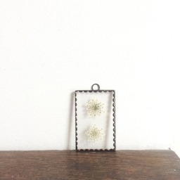 Handmade Pressed Flower Frame Cow Parsley Queen Anne's Lace Wall Hanging - thumbnail 2