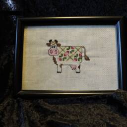 Plastic Framed Completed Cross Stitch Wall/Table Decor New - thumbnail 3