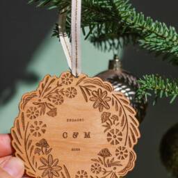 Personalized Wreath Folk Art Wood Ornament [Custom Message, Love, Christmas Gifts, Holiday Decor, Stocking Stuffers, Engagement Ornament] - thumbnail 3