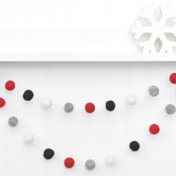Buffalo Plaid Felt Ball Garland Christmas Holiday Decor - thumbnail 2