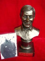 Sir Alex Ferguson Bust Manchester United, 27 Years Retirement Edition - thumbnail 2