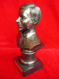 Sir Alex Ferguson Bust Manchester United, 27 Years Retirement Edition - thumbnail 3