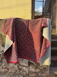 Traditional Indian Kantha Throw Handcrafted Embroidery Carpet Design Piece - thumbnail 1