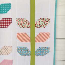 Morning Glory Mini Quilt/Baby Handmade Quilted Wall Hanging/ Modern Quilt/ Blanket/ Play Mat/ Bedding - thumbnail 3