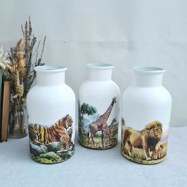 Safari Animal Glass Vase, Giraffe Tiger & Lion Wildlife Home Decor, Hand Decorated - image 1