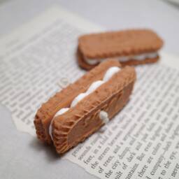 Cookie Candle - Set Of 2 /Aesthetic Decor/Dessert Candle/Funky Candle/Cute - thumbnail 3