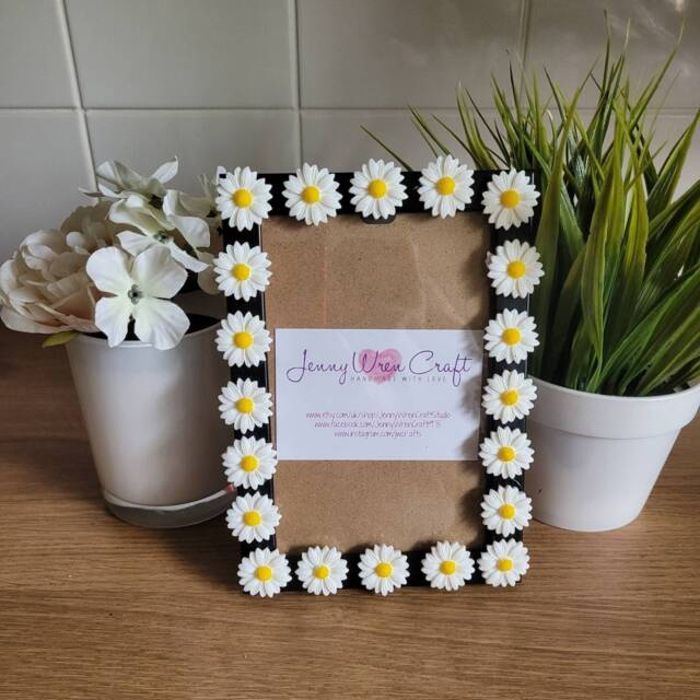 White Daisy Resin Flatback Photo Frame 4 X 6 Inches - image 1