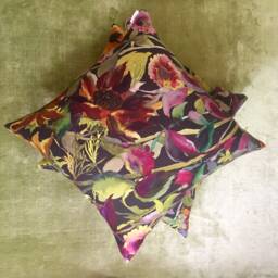 Indian Sunflower Pillow Cover in Designers Guild 2018 Collection - thumbnail 3