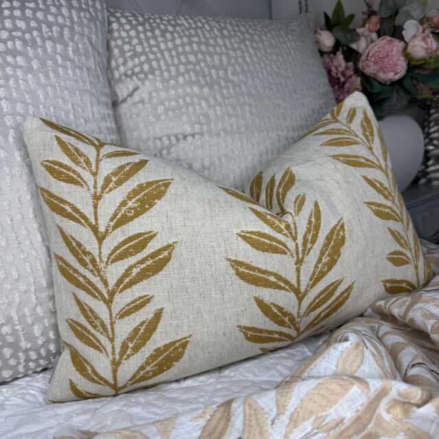 Honey Leaf Cushion Cover 12x20 - image 1