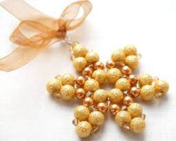 Modern Yellow Gold Pearl Crystal Snowflake Christmas Tree Ornament Beaded Star Christmas Decor Holiday Decorations