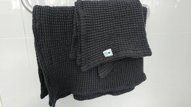 Set Of Two Dark Grey Waffle Towels - 1 Hand Towel & Bath in Handmade Linen Cotton Fabric - image 1