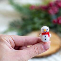Snowman in A Nutshell Christmas Decoration Tree Needle Felted Half Walnut Shell Walnut Shell Ornament - thumbnail 4