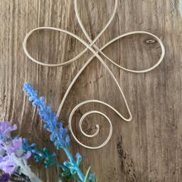 Handmade Wire Celtic Symbol Unconditional Love Wall Art - thumbnail 3