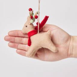 Garland Fawn Ornament, Hand Felted Beige Reindeer Charm, Handmade Festive Christmas Decor - thumbnail 3