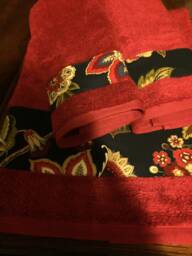 Handmade 3-Piece Cherry Red Bath Towel Set Trimmed With Navy/Cherry Red/Taupe Cotton Print - thumbnail 1