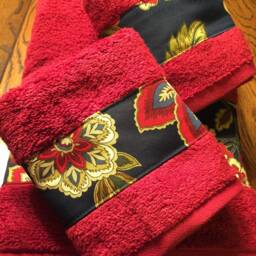 Handmade 3-Piece Cherry Red Bath Towel Set Trimmed With Navy/Cherry Red/Taupe Cotton Print - thumbnail 3