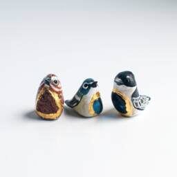 Song Sparrow With Crystal Figurine - Bird Talisman Petrified Wood - thumbnail 4