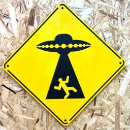 Alien Invasion Warning Sign - Yellow Metal Wall Art - thumbnail 2