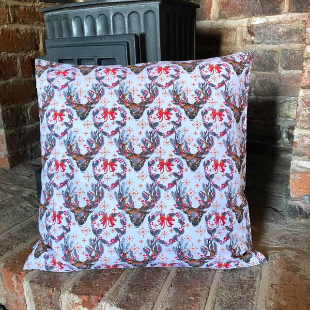 673. Christmas Reindeer Red 100% Cotton Cushion Cover.various Sizes