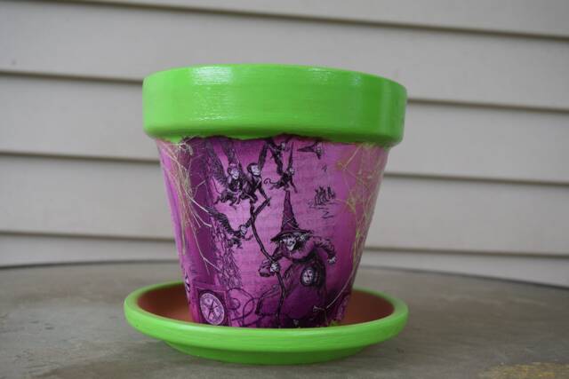 Wicked Witch Of The West Wizard Oz Decorative Decoupage Flower Pot & Saucer - image 1