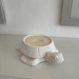 Turtle Soy Candle Unique 3-Wick Container Candle - thumbnail 2