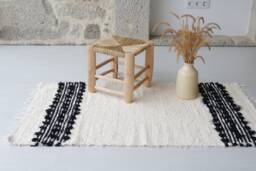 Medium Handwoven Cream & Black Rug, Unique Bathroom Bedroom Bohemian Decor, Portuguese Washable Schlafzimmer Teppich - thumbnail 1
