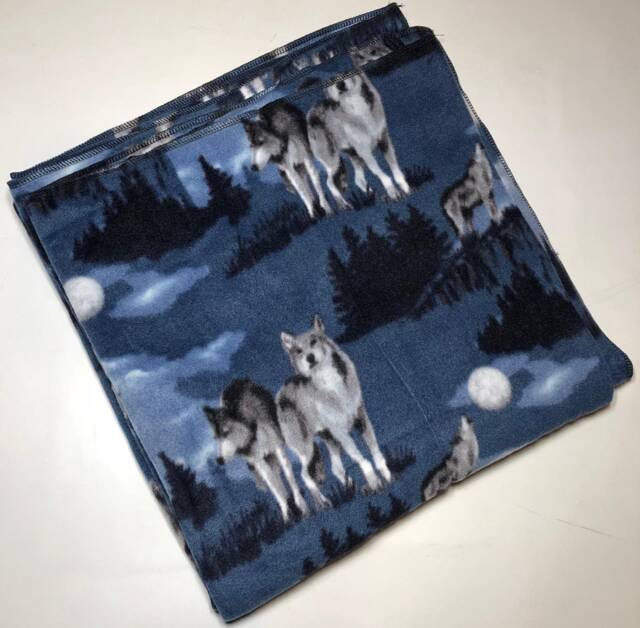 Zoofleece Wolf Blanket Quilt Throw Wolves Howling Blue Moon Animal 60x60 - image 1