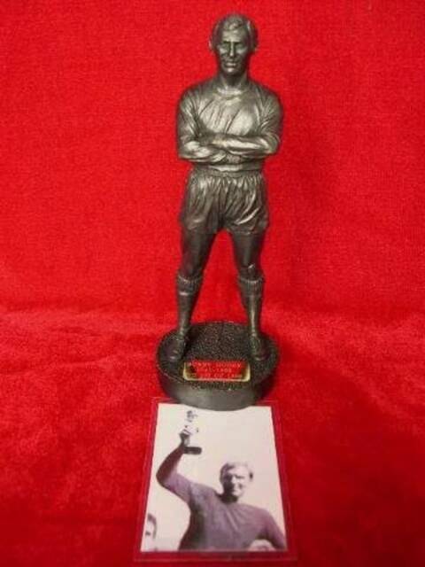 Bobby Moore Bronzed Sculpture, West Ham & England Legend - Limited Edition - image 1