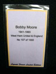 Bobby Moore Bronzed Sculpture, West Ham & England Legend - Limited Edition - thumbnail 4