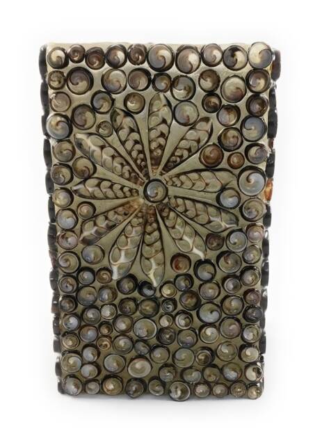 Wind Light Handmade in Spain-Fracture Solid Fiberlascubus With Shells Snail Shape - Color Black - image 1