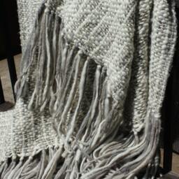 "Couture Dreams Cozi Grey/Ivory Knit Oversized Throw 50""W X 70" - thumbnail 4